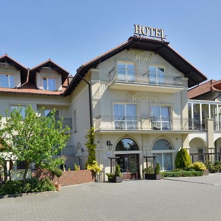 Hotel Mateo Stopnica Ngoại thất bức ảnh
