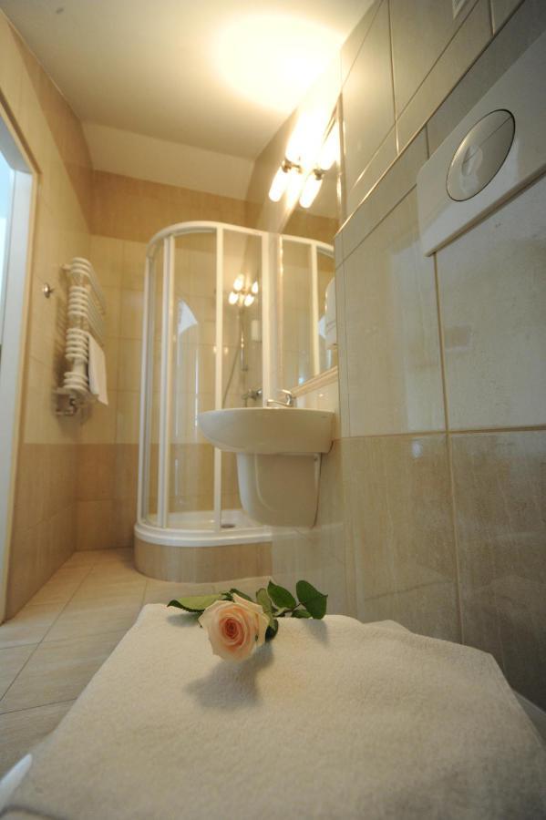 Hotel Mateo Stopnica Ngoại thất bức ảnh