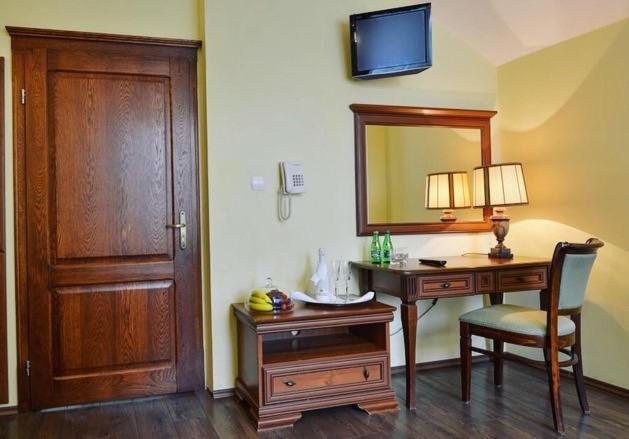 Hotel Mateo Stopnica Ngoại thất bức ảnh